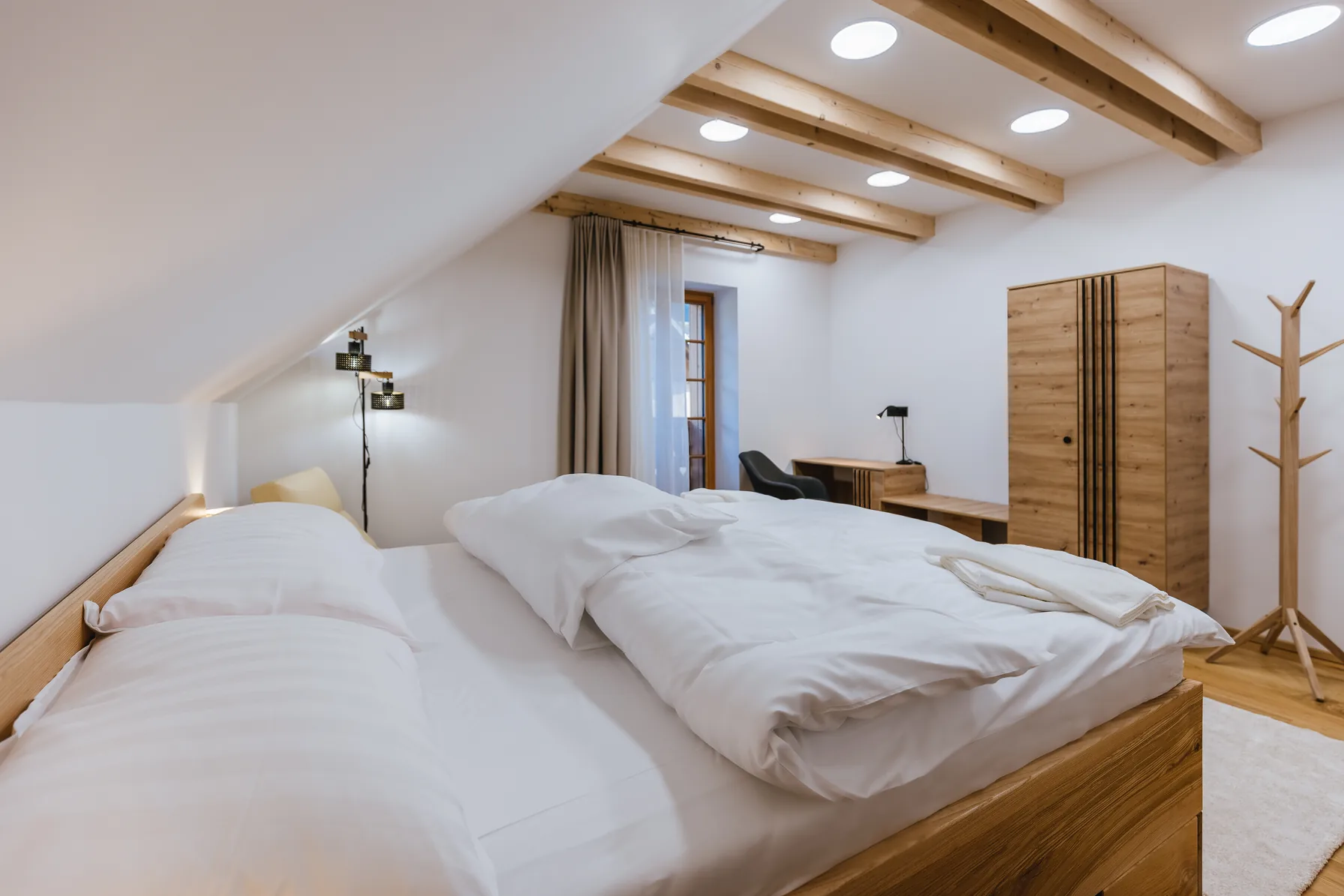 Second king bedroom with wardrobe