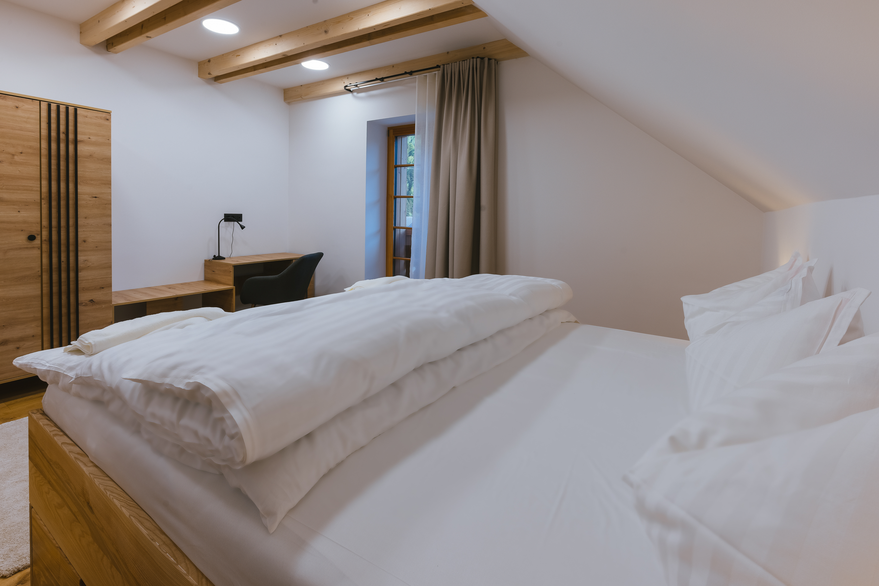 Second bedroom from alternate angle